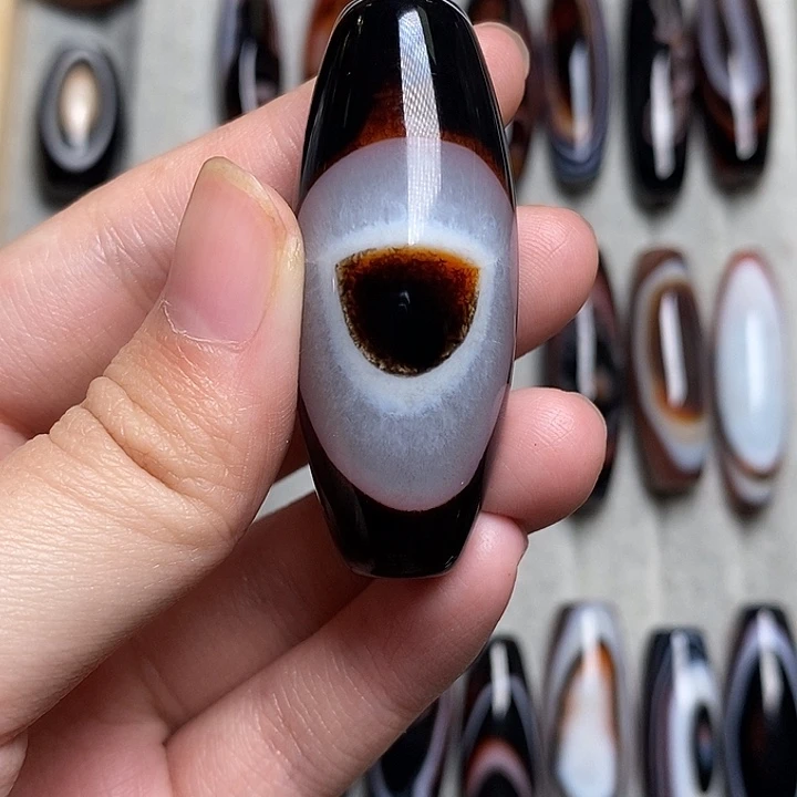 瑞***柜玛瑙/玉髓未镶嵌颈饰