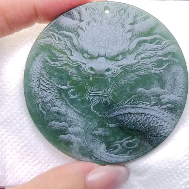 翡翠颈饰未镶嵌天然的A货翡翠多样性发货