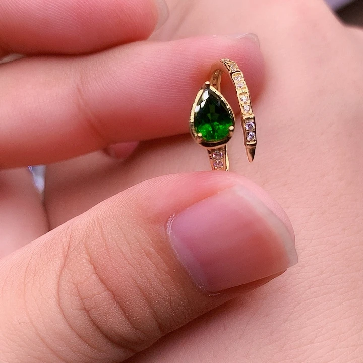 银S925镶嵌透辉石戒指