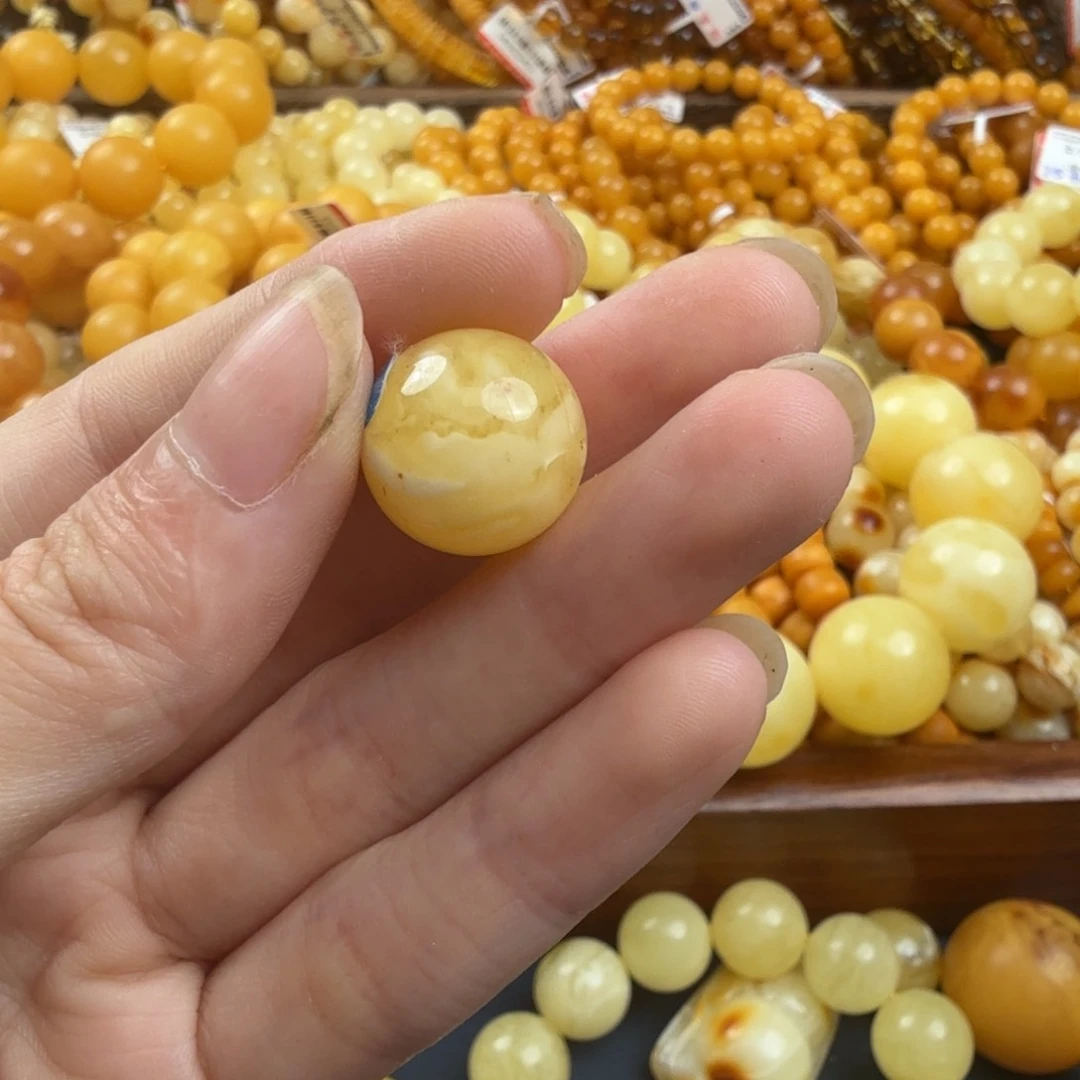 未镶嵌琥珀珠宝奇石