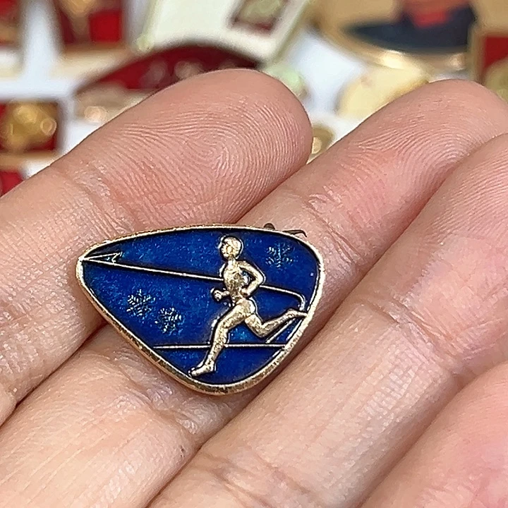 水***木其他普通金属纪念章