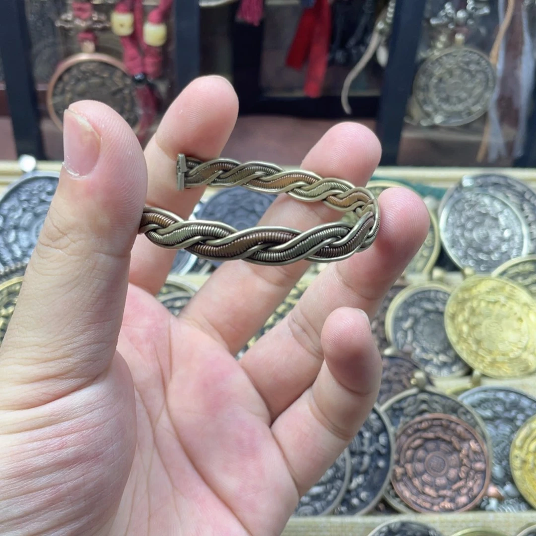 手工麻花手镯一个