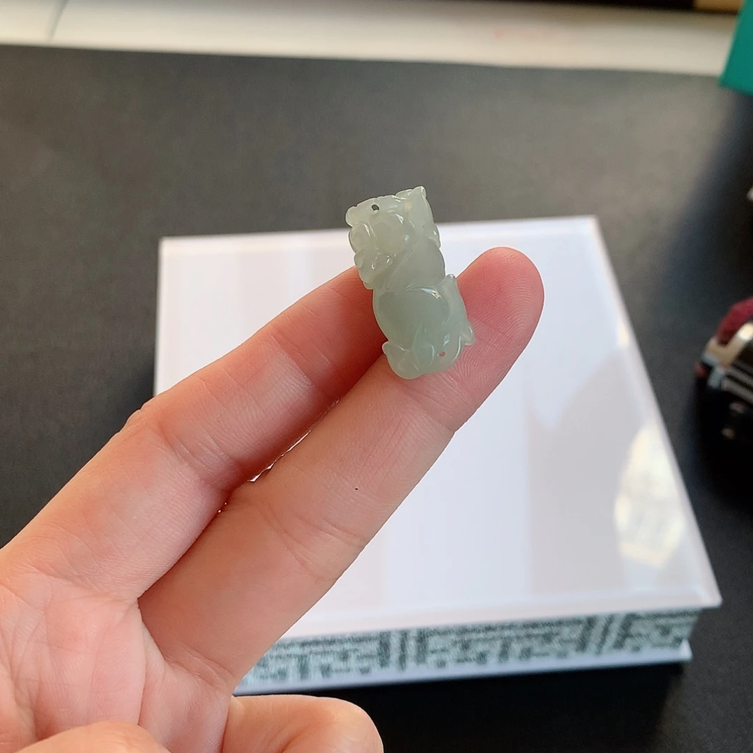 颈饰未镶嵌翡翠貔貅