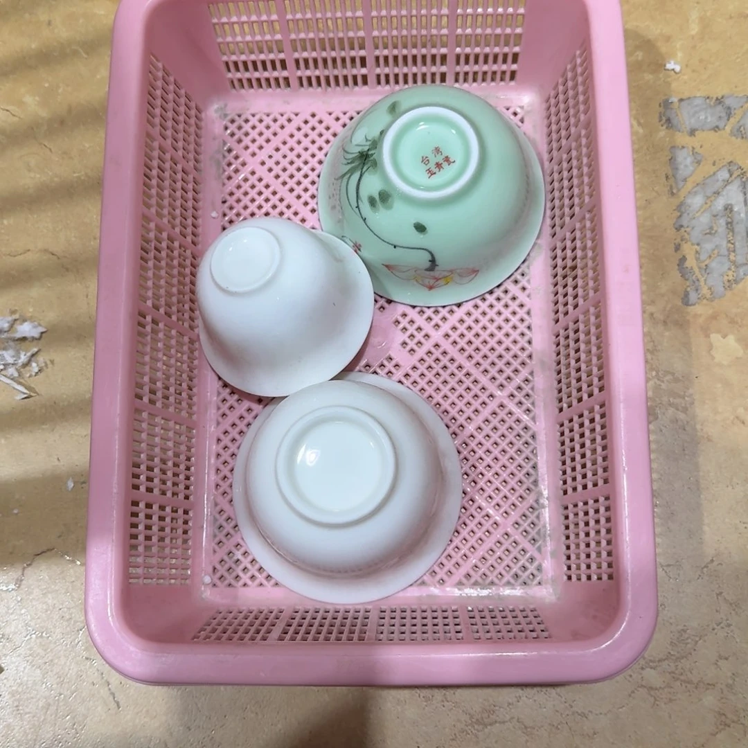 微瑕疵介意勿拍陶瓷器皿F239