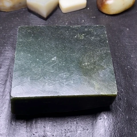 未镶嵌和田玉摆件