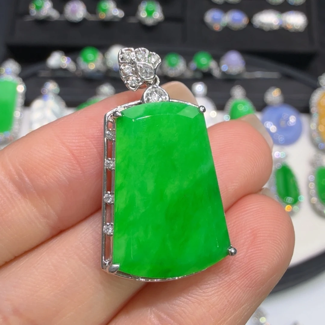 翡翠18K金镶嵌颈饰收到货48小时鉴赏期