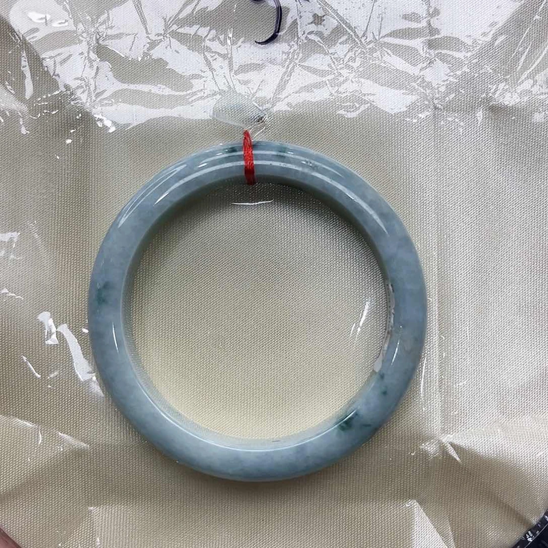 翡翠手镯未镶嵌多样性