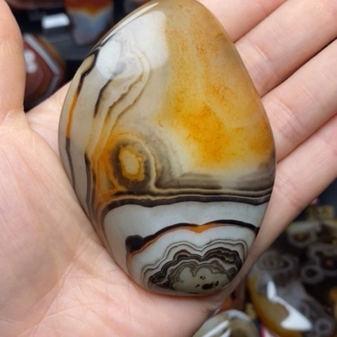 未镶嵌玛瑙/玉髓珠宝奇石为***务打孔不退不换