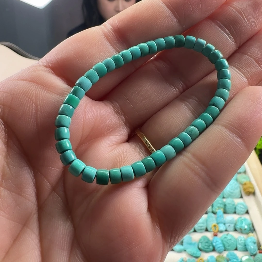 绿松石未镶嵌颈饰