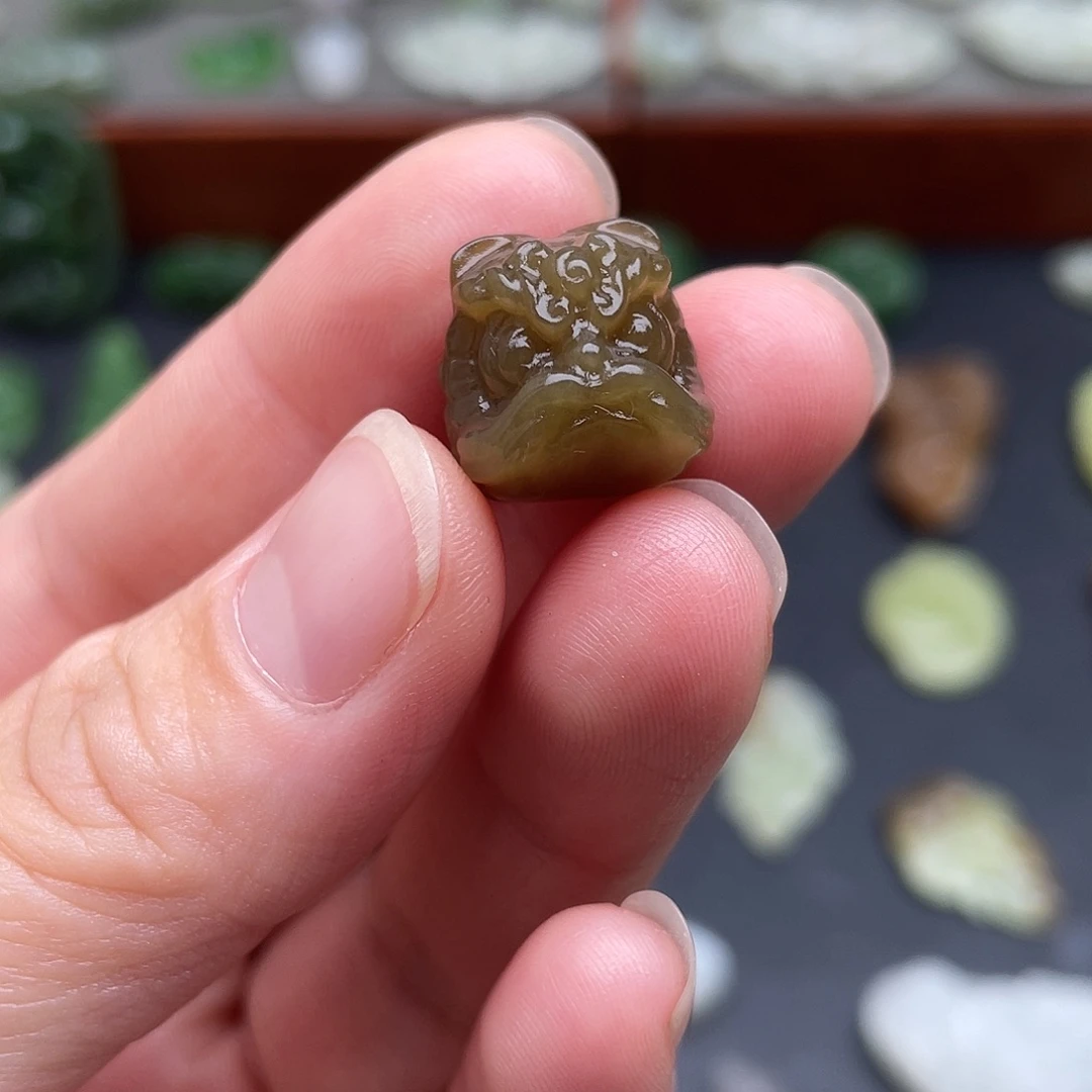 颈饰未镶嵌和田玉醒狮头小配饰