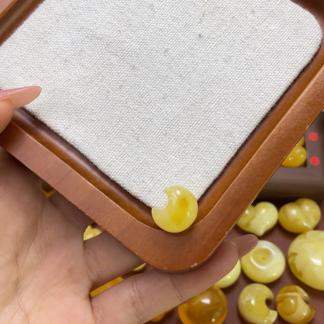 琥珀未镶嵌珠宝奇石