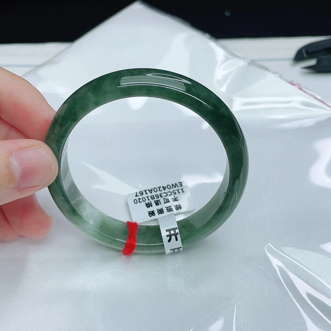 翡翠手镯未镶嵌正54