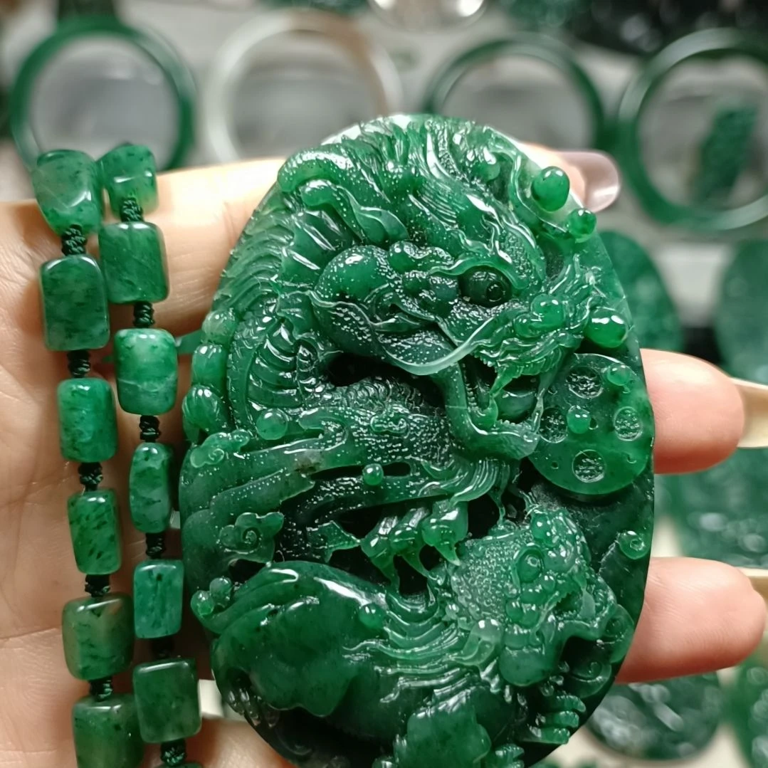 独山玉未镶嵌龙行天下