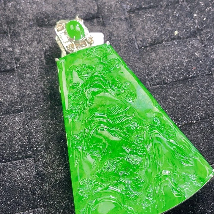 翡翠未镶嵌颈饰06