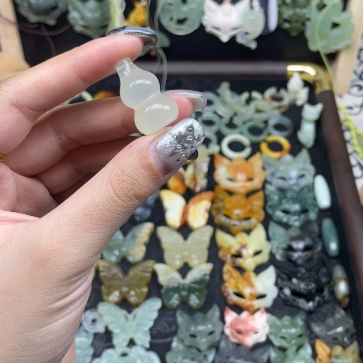 蛇纹石玉未镶嵌颈饰福利