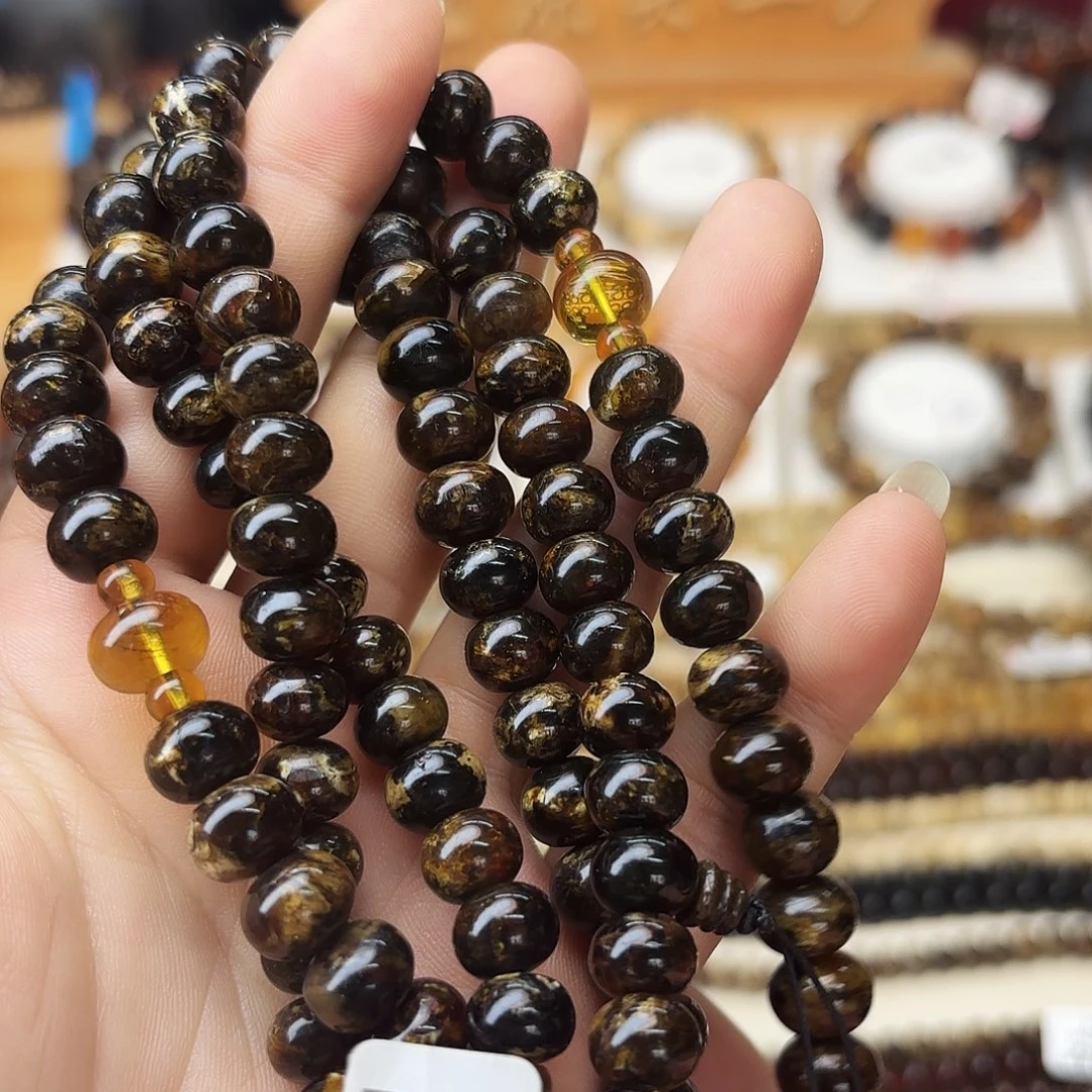 琥珀未镶嵌裸石九90364