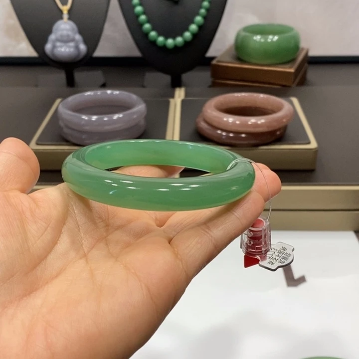 东陵石手镯未镶嵌艳*?