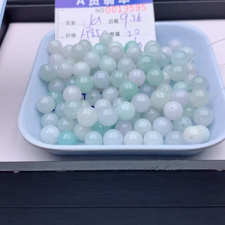 J***.翡翠未镶嵌手链多样性