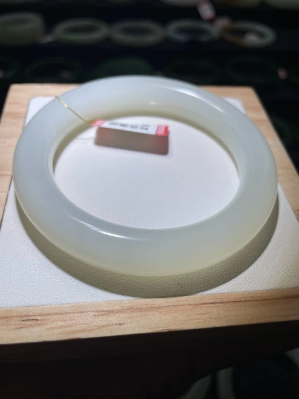 和田玉白玉手镯56圈口