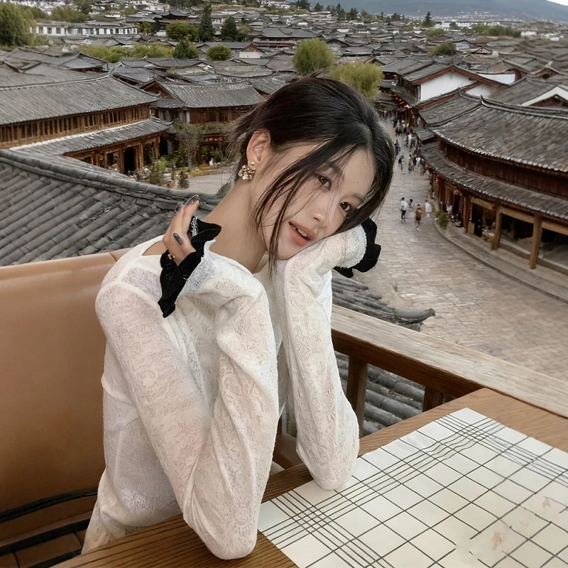 法式白色镂空喇叭袖内搭打底上衣女早秋高级感穿搭薄款针织衫毛衣