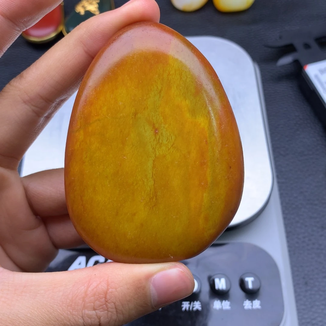 和田玉颈饰足铂镶嵌