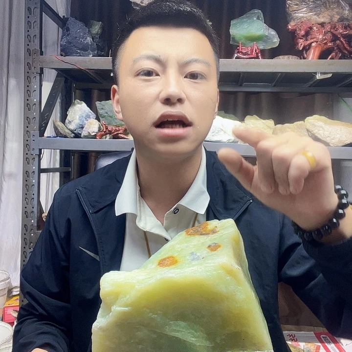 六***哥未镶嵌蛇纹石玉珠宝奇石7