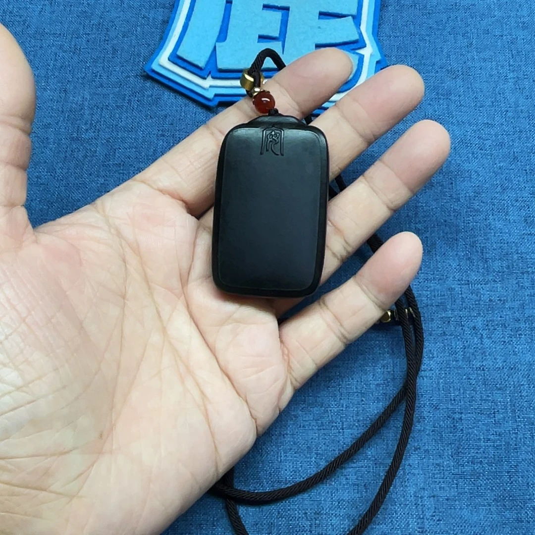 和田玉（墨玉）未镶嵌颈饰