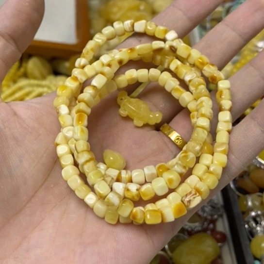 未镶嵌蜜蜡裸石多样性发货其一