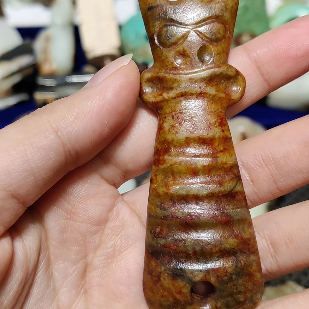 透闪石质玉未镶嵌颈饰