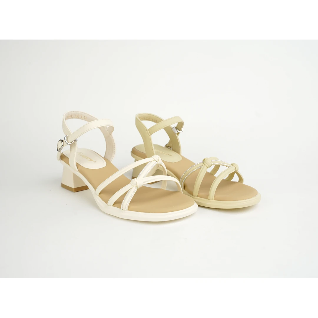 脚王粗跟圆头一字式扣带露趾时装凉鞋百搭舒适编织中跟KN260463