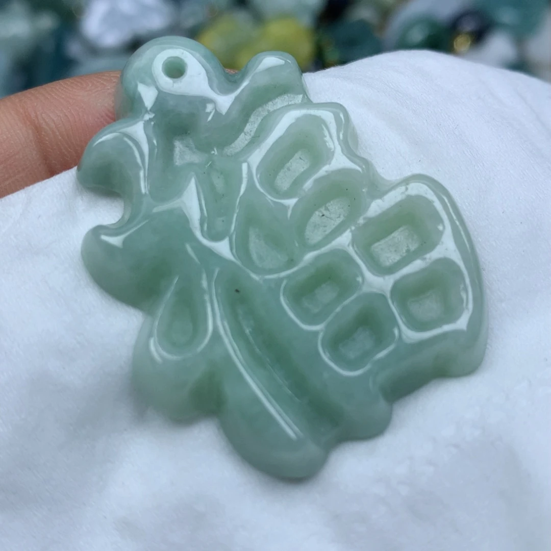 翡翠颈饰未镶嵌吊坠