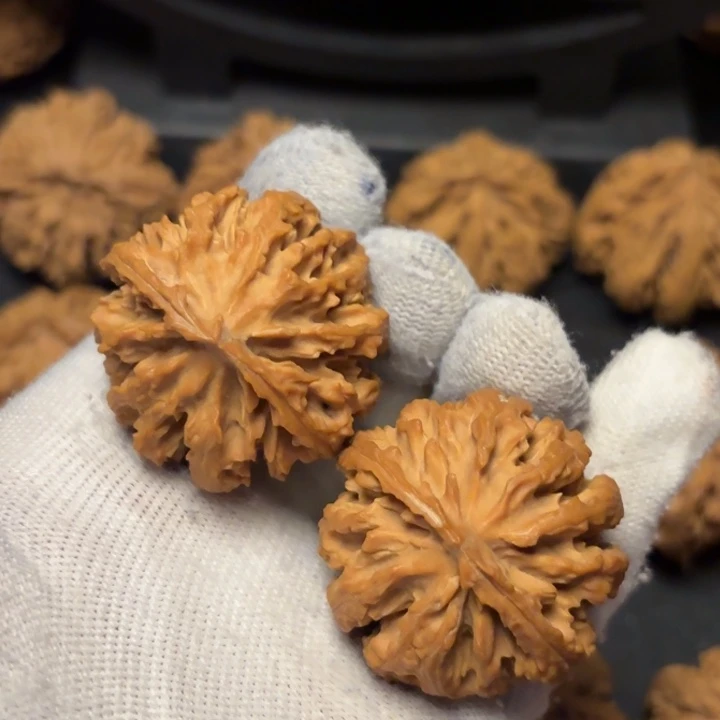 别***。把件文玩核桃秦岭灯笼16