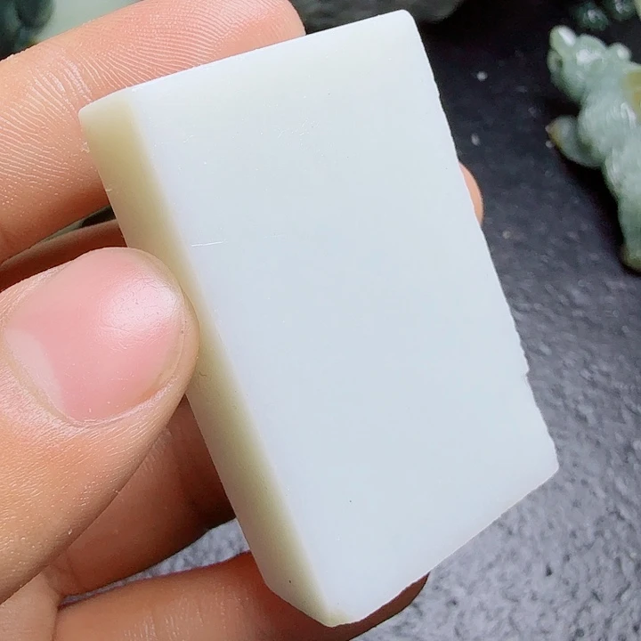 和田玉（糖玉）未镶嵌珠宝奇石