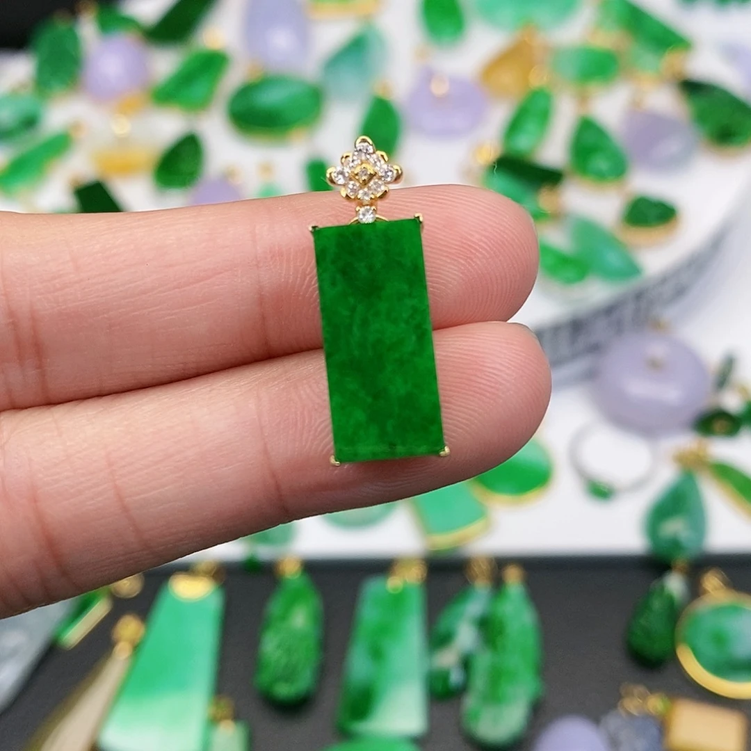 翡翠吊坠(不含链)18K金镶嵌陌****笑