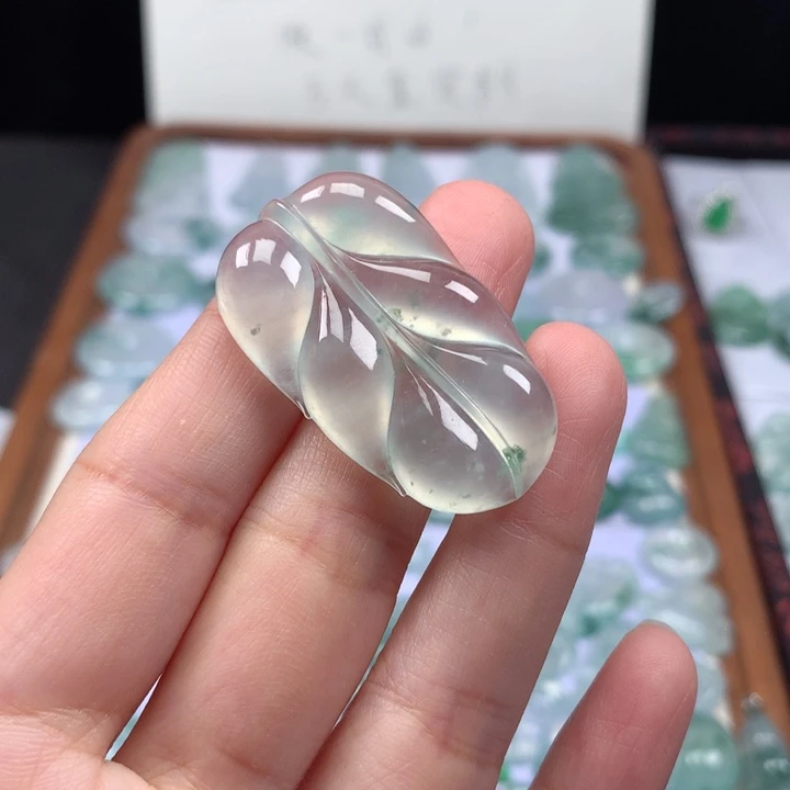 颈饰未镶嵌翡翠高冰飘花叶子