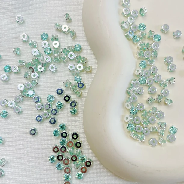 左夕P546【10个银底伊巴绿锆升级卡4进口圆形爪钻】铜镀银高保色