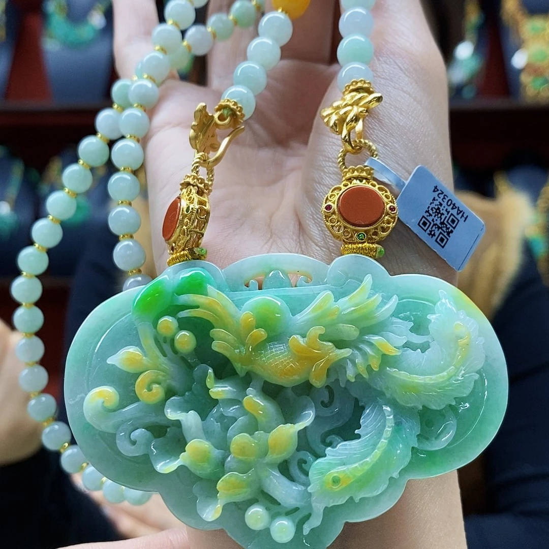 翡翠未镶嵌颈饰吊坠