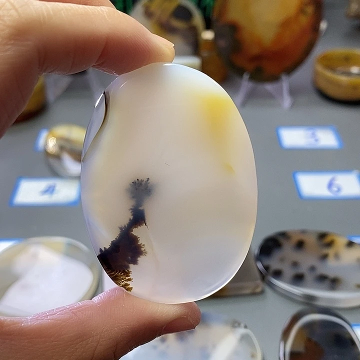 玛瑙/玉髓未镶嵌珠宝半成品70