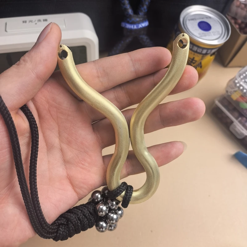 金蛇单卡弹弓户外弹力射击解压玩具高精准大威力竞技专用