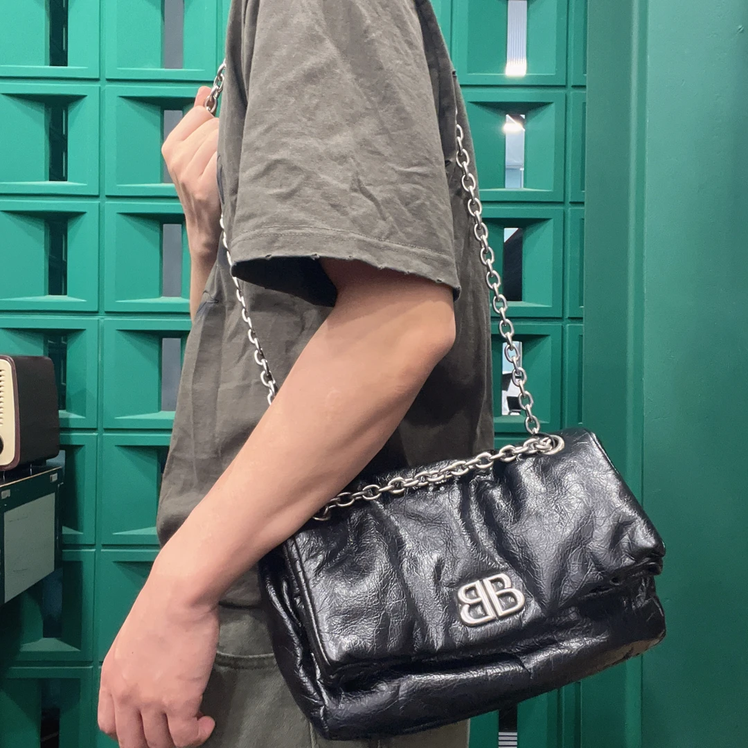 95新 Balenciaga/巴黎世家 【涛】10 0789 黑色油蜡皮斜挎包