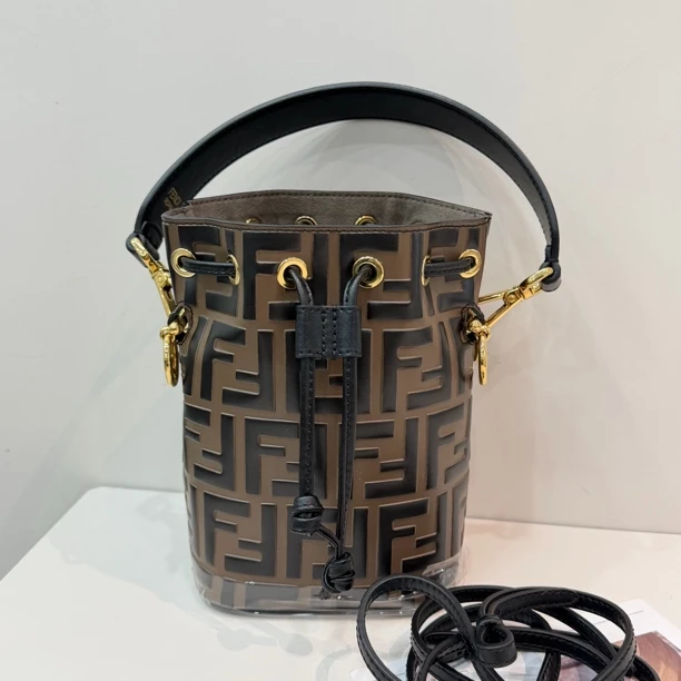 99新 FENDI/芬迪 金属标手绘凹凸纹 老花抽绳水桶包 迷你