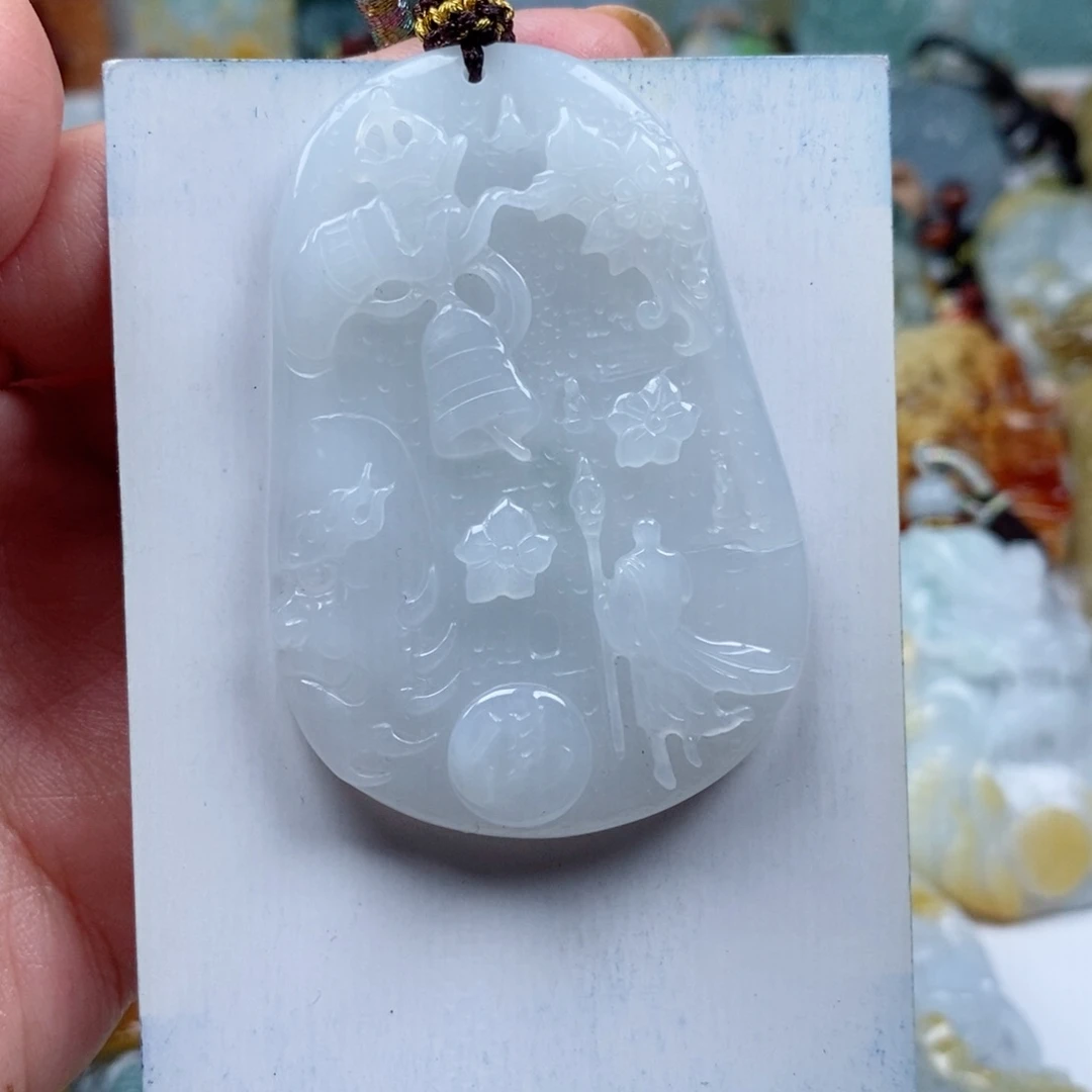 翡翠颈饰未镶嵌比*东翡翠