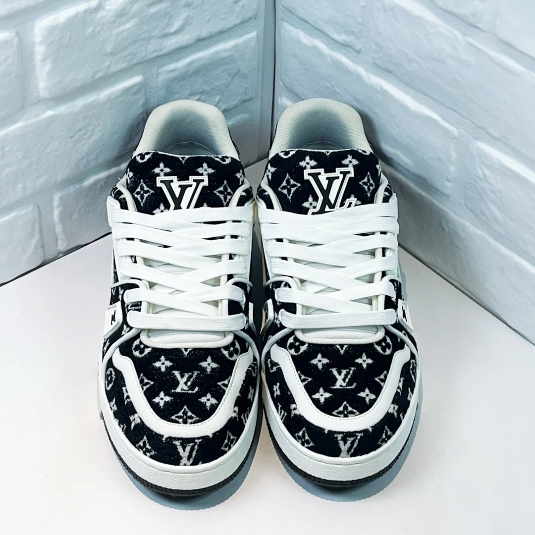 99新 LouisVuitton/路易威登  trainer黑白植鞣革  欧码7码41码