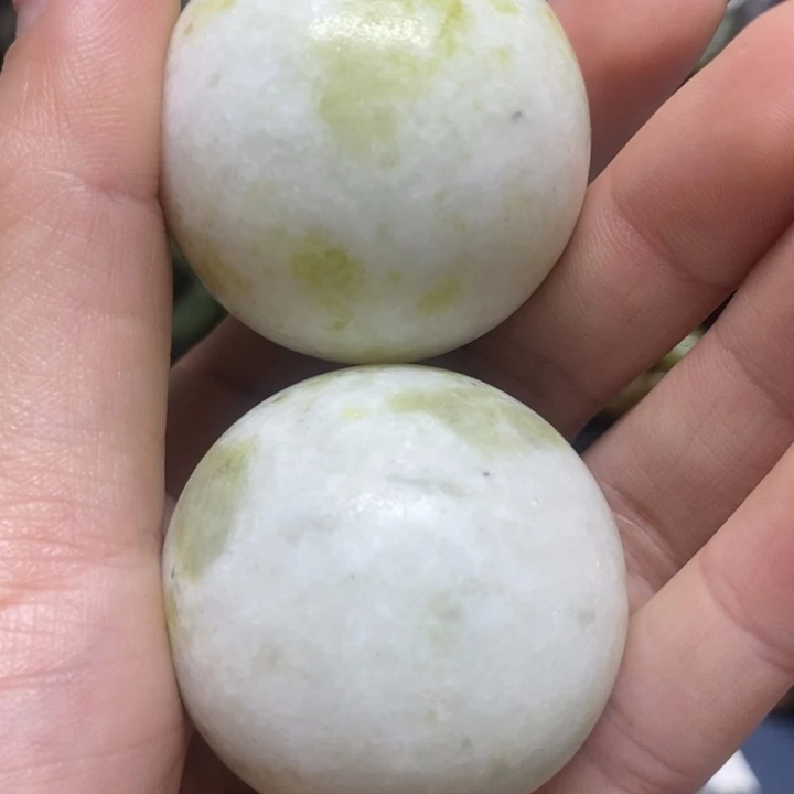 蛇纹石玉珠宝奇石未镶嵌