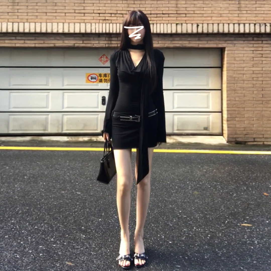 韩系高级感穿搭红色连衣裙子女早秋季2025春秋款收腰辣妹包臀短裙