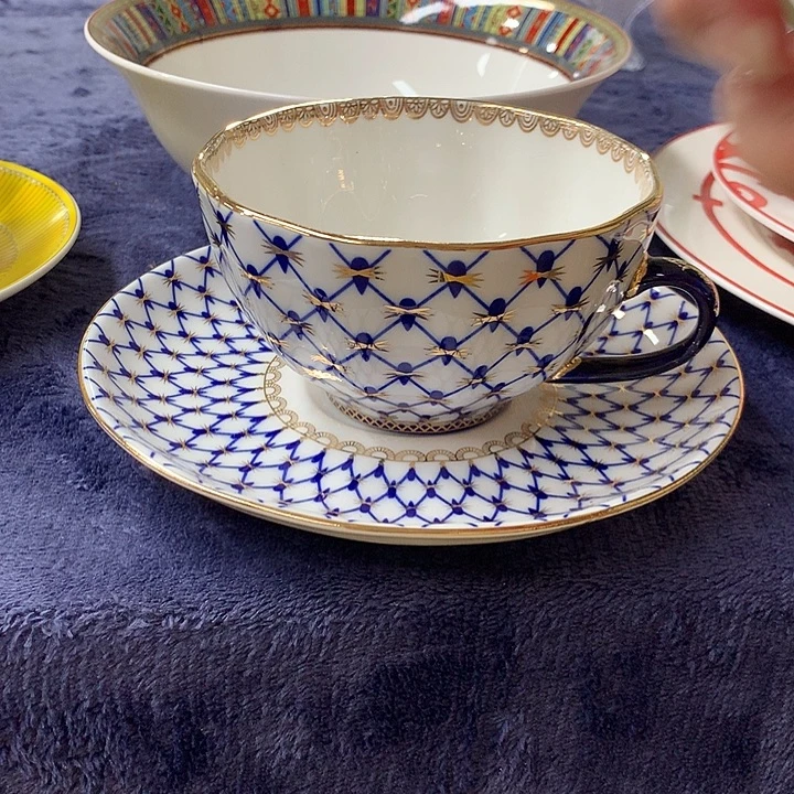 瓷片咖啡机和奶茶的组合
