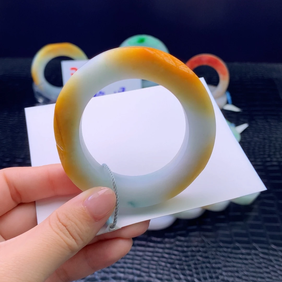 定制翡翠未镶嵌手镯