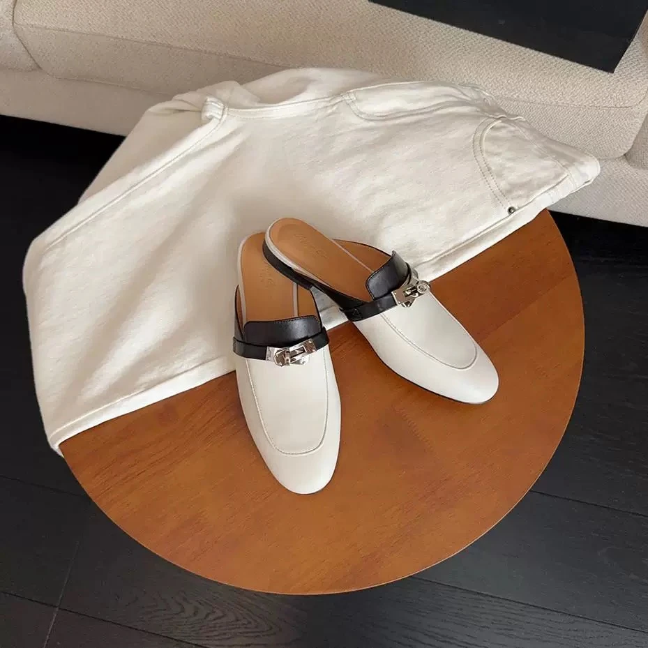 黑白拼色胎牛皮穆勒鞋~H扣包头半拖女