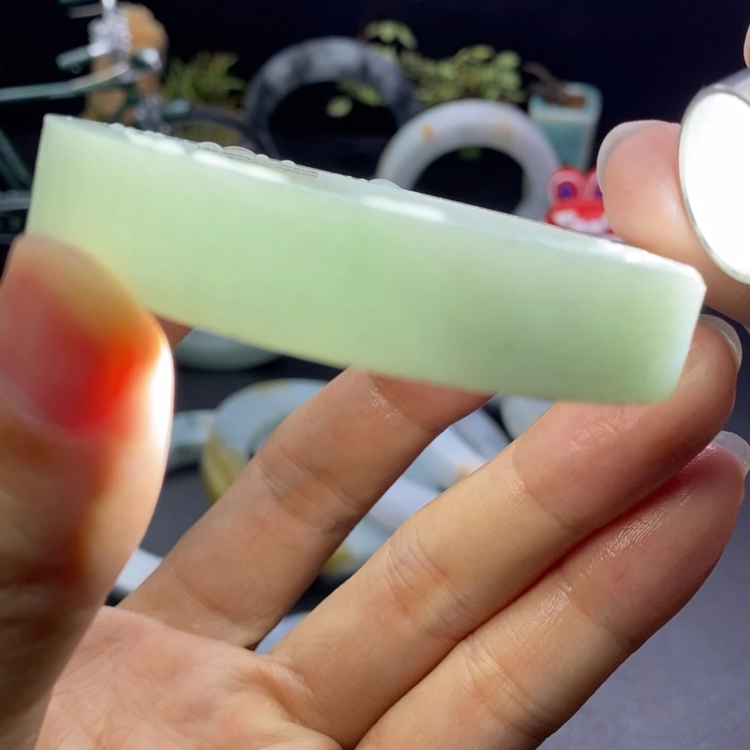 定制翡翠未镶嵌手镯