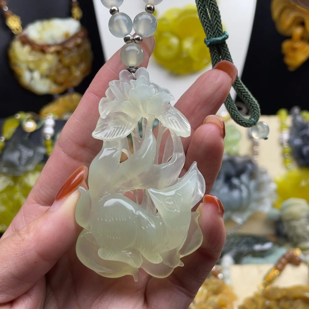 未镶嵌蛇纹石玉颈饰